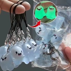 พวงกุญแจพวงกุญแจผีน้อยฮาโลวีนเรืองแสงในที่มืดจี้การ์ตูนเรซินสำหรับกระเป๋าเป้สะพายหลังหูฟังกุญแจรถ