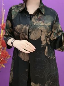 Upscale Retro Thin Outwear: A Stylish Summer Choice for Middle-Aged Moms