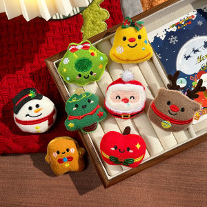 Christmas Plush Doll Brooch Pin Decoration Cute Childrens Clothing Sweater Pin Scarf Accessory Gift Fresh out Fashion Jewelry