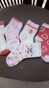 Set 5 đôi vớ trái tim sọc dễ thương cổ cao mềm mịn thoáng mát cho bé từ 0 - 12 tuổi
