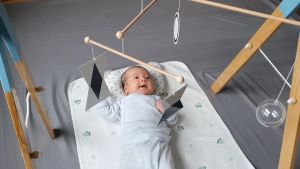 Đồ chơi cho trẻ sơ sinh 0-3 tháng tuổi - Bộ chuyển động phát triển thị giác Munari - TREO SẴN Chuẩn Montessori (khách chỉ việc dùng) CHUẨN MONTESSORI