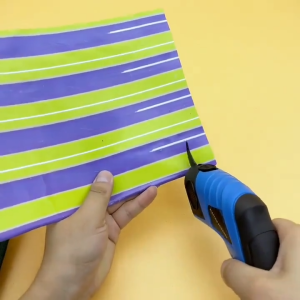 กรรไกรไร้สาย กรรไกรไฟฟ้าลิเธียม เครื่องตัดแบตเตอรี่ไร้สาย เครื่องตัดผ้าพกพา (แถมหัวตัด 1 หัว)ตัดวัสดุต่างๆ เช่น ผ้า หนัง พรม