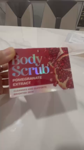 Tắm Trắng Body Scrub Carolina 3 in 1 chiết xuất lựu đỏ : Làm sạch tế bào chết Dưỡng trắng săn chắc da