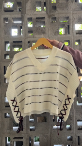 Berry Vest Rajut Crop Korean Style