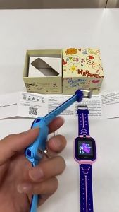 BIBELOT   ใหม่ นาฬิกาเด็ก Q12 【ใส่ซิมโทรได้】 กันน้ำ จอสัมผัส มีกล้องในตัว พร้อม SOS และระบบติดตามตำแหน่ง Locator Tracker Anti Lost Monitor สมาทวอชนาฬิกากีฬาเด็ก สินค้าพร้อมส่งจากไทย