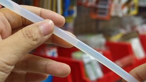 Glue Stick Kecil 1pcs Isi Lem Bakar Tembak Refill diameter 7mm Panjang 27cm