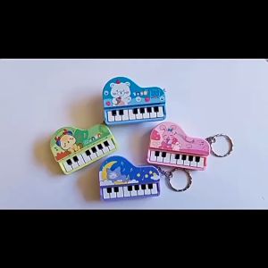 Cute Piano-shaped Keyrings Creative Mini Desktop Piano Keychains Colorful Kids Puzzle Toys Portable Keyboard Instrument Keychain Musical Instrument Keychain Accessories Gift Car Key Chain