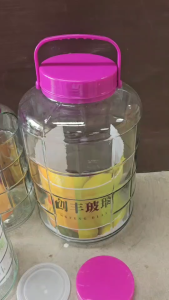 ขวดโหลแก้วฝาสีม่วง มีหูหิ้ว ดีไซน์ฝาม่วงสดใส ตัดกับแก้วใส ดูทันสมัยและโดดเด่น 5ลิตร/8ลิตร/15ลิตร (สินค้าส่งจากไทย)