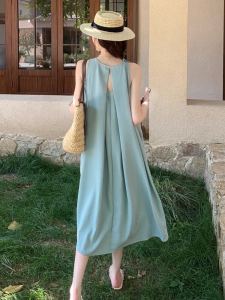 ชุดเดรสยาวแขนกุดสไตล์ฝรั่งเศสสำหรับวันหยุดชายหาดในฤดูร้อน กระโปรงทรงเอผ้าฝ้ายผสมคอตตอน ความยาวปานกลาง ปกโปโล สีพื้น