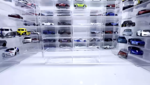 Acrylic Display Box Fits 8 Cars For Hotwheels & Tomica 1:64 Scale 1:32