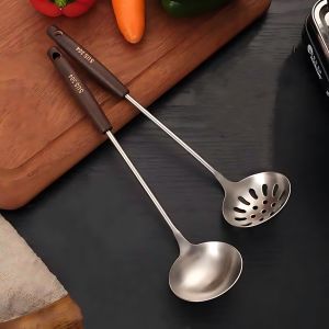 Matte 304 Stainless Steel Thickened Soup Spoon with Wood Handle for Home Use Anti-Scalding Commercial Kitchen Utensils Hot Pot Spoon