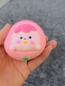 (DO35) ของเล่นบีบอัด มะเขือเทศ Squishy สกุชชี่มะเขือเทศสีแดง ของเล่นคลายเครียด สกุชชี่ สำหรับเด็ก 1 ชิ้น