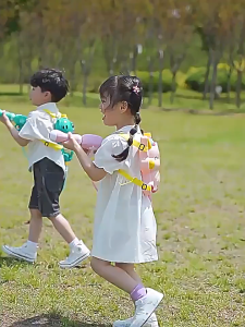 [SG Ready Stock]Childrens Backpack Water Gun Toy Water Spray Pull-out Water Gun Large Capacity Small Water Gun