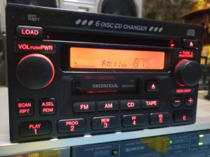đầu phát nhạc PANASONIC Radio Cd 6 disk Tape aux tháo xe Honda tại Japan. giành lắp chung cho tất cả các loại xe