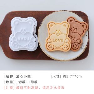 Heart Bear Cookie Cutters & Stamps Cute Chocolate Biscuit Mold Letter Shape Cookie Embossers Cake Decoration Tools Baking Moulds