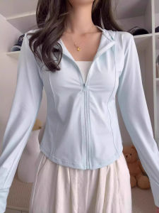 เสื้อคลุมกันแดดผ้าไหมน้ำแข็งสีน้ำเงินสำหรับผู้หญิง 2025 ใหม่ ทรงสลิมฟิต ยูจีน ชุดกีฬา แขนสั้น แจ็คเก็ตขนาดเล็ก ฤดูร้อน