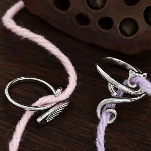 Yarn Hook Ring Finger Ring with Line Knitting Bracelet Fashionable Crochet Tool Tail Ring Jewelry Accessory PP Plastic