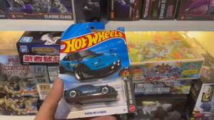 Mô Hình Xe Kim Loại Mazda MX-5 Miata Màu Xanh Dương (Tỷ Lệ 1:64)