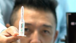 Re Skin รีสกิน ครีมบำรุงผิวหน้า ลดถุงใต้ตา หลุมสิว ร่องแก้ม รอยเหี่ยวย่นบนหน้าผาก รอยตีนกา 3ML