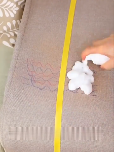 ✨สูตรใหม่และอัปเกรด✨โฟมซักแห้งทำความสะอาดผ้า โซฟา เบาะรถยนต์ เสื้อผ้า ที่นอน พรม ตุ๊กตา กำมะหยี่ โฟมขจัดคราบอเนกประสงค์ sofa cleaner ไม่ทิ้งร่องรอย แข็งแกร่งสุด ๆการลบปนเปื้อนสเปรย์ฉีดโซฟา น้ำยาซักโซฟา สเปรย์ซักโซฟา ทำความสะอาด สเปรย์โซฟา โฟมซักพรม