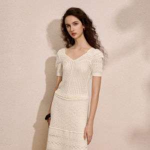 LANCY FROM 25 | Collaboration Diamond Neck Knitted Top/Skirt for Women