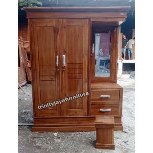 Lemari Pakaian Plus Meja Rias/trinityjayafurniture