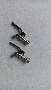 [VIENA] Keran Air Kran Tembok Taman Bola Gagang Hitam Ukuran 1/2\" & 3/4\" Inch