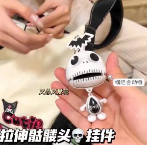 Cross-Border Hot Fun Cable Skull Keychain Halloween Skull Luminous Skeleton Ornaments Bag Ornaments