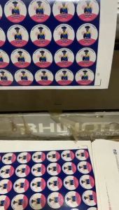 Stiker Bulat Ulang Tahun Anak: Desain Custom & Template Bahan Chromo