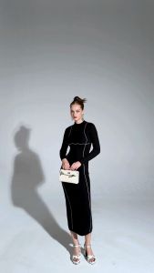 เดรสยาวเเขนยาว เส้นขาวตัดดำแบบลงตัว สวยมีมิติ เข้ารูปเข้าทรงสวย เนื้อผ้าดีใส่สบาย Dress CL760