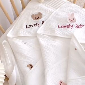 ชุดเชื้อผ้าถุงนอนมีฮู้ดห่อผ้าหุ้ม ตัวทารกแรกปักลาย สีเหลี่ยมระบายอากาศ คลิกที่นี่ถูกต้อง