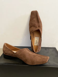 รองเท้า Loafers Vintage Pengtai ส้นแบนทรงสี่เหลี่ยมด้านเท่าหนังแท้สีน้ำตาล รองเท้าลำลองสำหรับผู้หญิง ฤดูใบไม้ผลิและฤดูใบไม้ร่วง