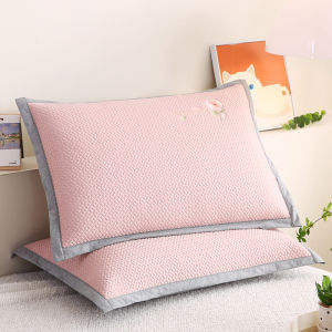 Cặp Gối Lụa Băng Thêu Hình Gấu Trúc Cảm Giác Mát Mẻ