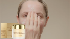 ครีมทาหน้า ครีมบำรุงผิวหน้า สูตรอ่อนโยน เติมความชุ่มชื้น ให้ผิวนุ่มละเอียด Tops Care Beauty