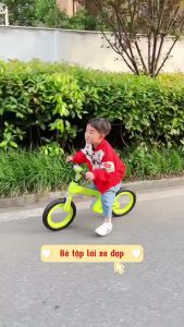 Bộ Bánh Phụ Xe Đạp Trẻ Em 12 / 14 / 16 / 18 / 20inch Có Đèn nhấp nháy .