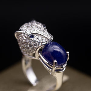 แหวนเสือประดับพลอยไพลิน จากมาดากัสการ์(BLUE SAPPHIRE)ตัวเรือนเงินแท้92.5%ชุบทองคำขาว ไซส์นิ้ว 52 หรือ เบอร์ 6 US มีใบรับประกันสินค้าจากทางร้าน