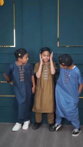 ชุดโต๊ปปากีเด็กชาย แขนสั้น BA12 รุสมีนีมูลลาย ชุดหรือประเภท: ชุดโต๊ปปากีเด็กชาย