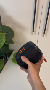 Loa Bluetooth Không Dây HM805 Âm Thanh Chất Lượng Cao Bass Căng Kết Nối Cực Nhanh Phù Hợp Mang Theo Dã Ngoại