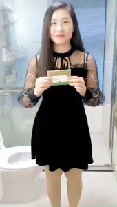 Yumi แผ่นรองนั่งชักโครก แบบพกพาสะดวก สามารถย้อยละลายในน้ำง่าย  1 แพ็ค10ชิ้น paper toilet seat มีสินค้าพร้อมส่ง