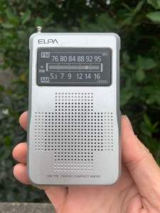 Radio AM/FM mini ELPA ER-C67F – Hàng bãi Nhật nhỏ gọn nghe rõ pin tiểu tiện lợi