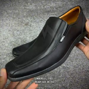 Moerelli &Co Full Black MR-7103 - Sepatu Pantofel Pria Formal Kantor Kasual Kerja Kuliah  Pantopel Hitam Natural Bahan Kulit Sintetis Premium Slip On Size 39-43