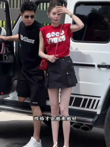 Black Sequin Design Short Sleeve T-Shirt Womens Summer New Style Elegant Slim Shoulder Bared Short Top Korean Style Commute