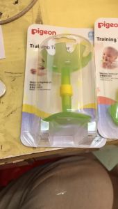 PIGEON TEETHER STEP 1 STEP 2 FURIT - PIGEON GIGITAN BAYI - MAINAN GIGITAN