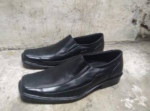 SEPATU PANTOFEL LAKI LAKI
