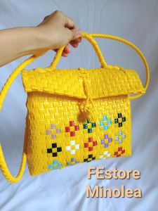 TAS SELEMPANG ANYAMAN KUNING MOTIF TUTUP KANCING SIZE S - SHOULDER BAG HANDMADE WOVEN