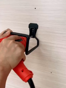 ตะขอแขวนเครื่องมือ รูปตัว U วัสดุ: เหล็ก  ตะขอเก็บสายยาง ตะขอแขวนผนัง ตะขอแขวนเครื่องมือ แบบติดผนัง ใช้สำหรับแขวนเครื่องมือ