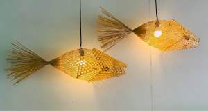 โคมไฟไม้ไผ่ปลาสาน ขนาดยาว90cmพร้อมชุดสายไฟและหลอดไฟทาเคลือบพร้อมใช้งาน