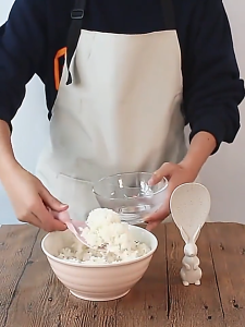 Muỗng Múc Xới Cơm Không Dính Hình Thỏ Dễ Thương Có Thể Để Đứng Trên Bàn