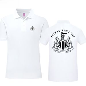 นิวคาสเซิล ยูไนเต็ด แม็กพายส์แฟนฟุตบอลเสื้อโปโลแขนสั้นคอปกครึ่งแขนเสื้อยืดสำหรับผู้ชายและผู้หญิงผ้าฝ้ายฤดูร้อนกีฬา