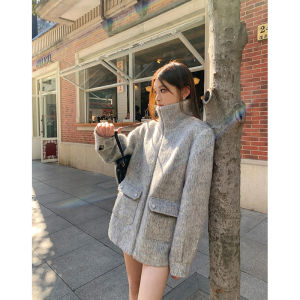 Winter Thickened Short Woolen Coat for Women Stylish Unique Korean Version Commute Style Long Sleeve Zipper Pure Color
